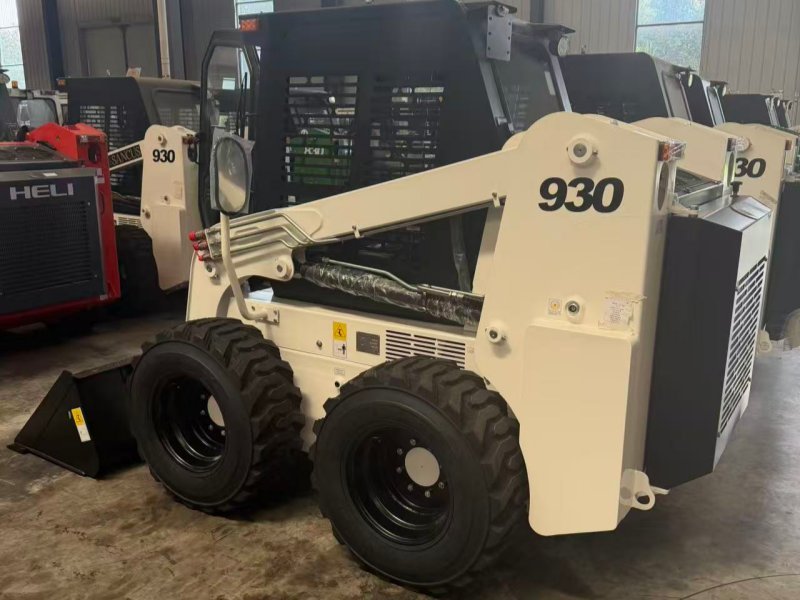 Compact White 930 Skid Steer Loader In Factory