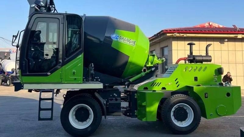 Green 4 CBM Self Loading Concrete Mixer Machine
