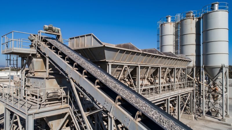 Steel Aggregate Bins And Tall Cement Silos